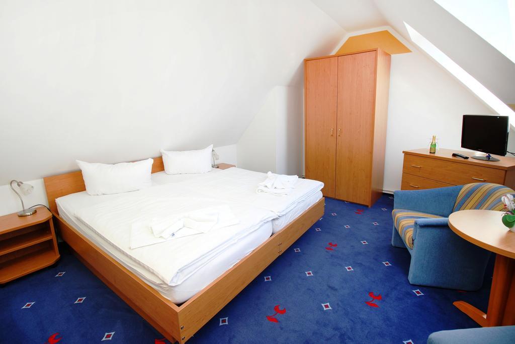 Hotel Pension Kirschstein Волгаст Екстериор снимка